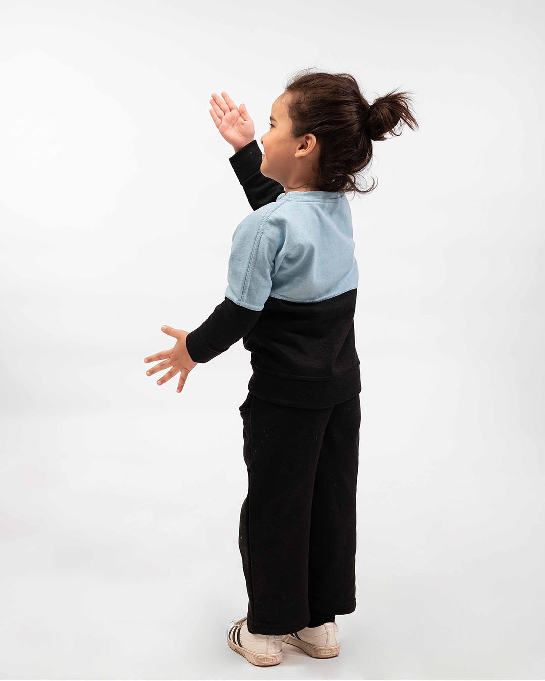 Kids Two-Tone Sweatshirt & Jogger Set – Sky Blue & Black