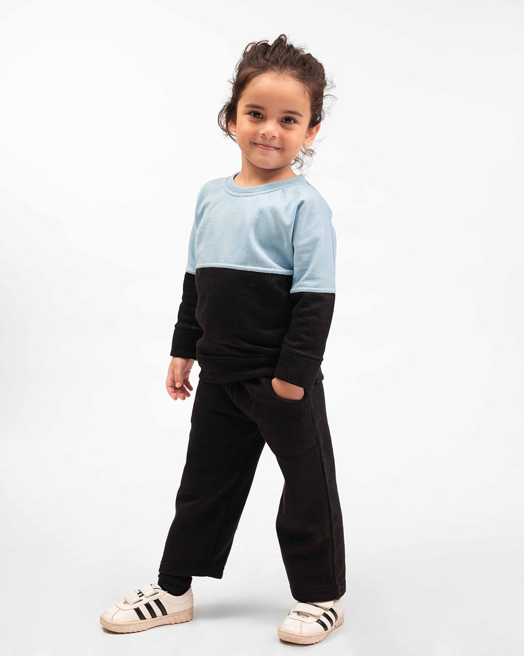 Kids Two-Tone Sweatshirt & Jogger Set – Sky Blue & Black